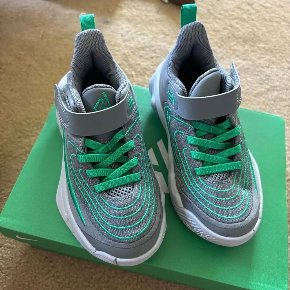 Nike Giannis Immortality 4 (PS) Size 10c Kids Sneakers *New*